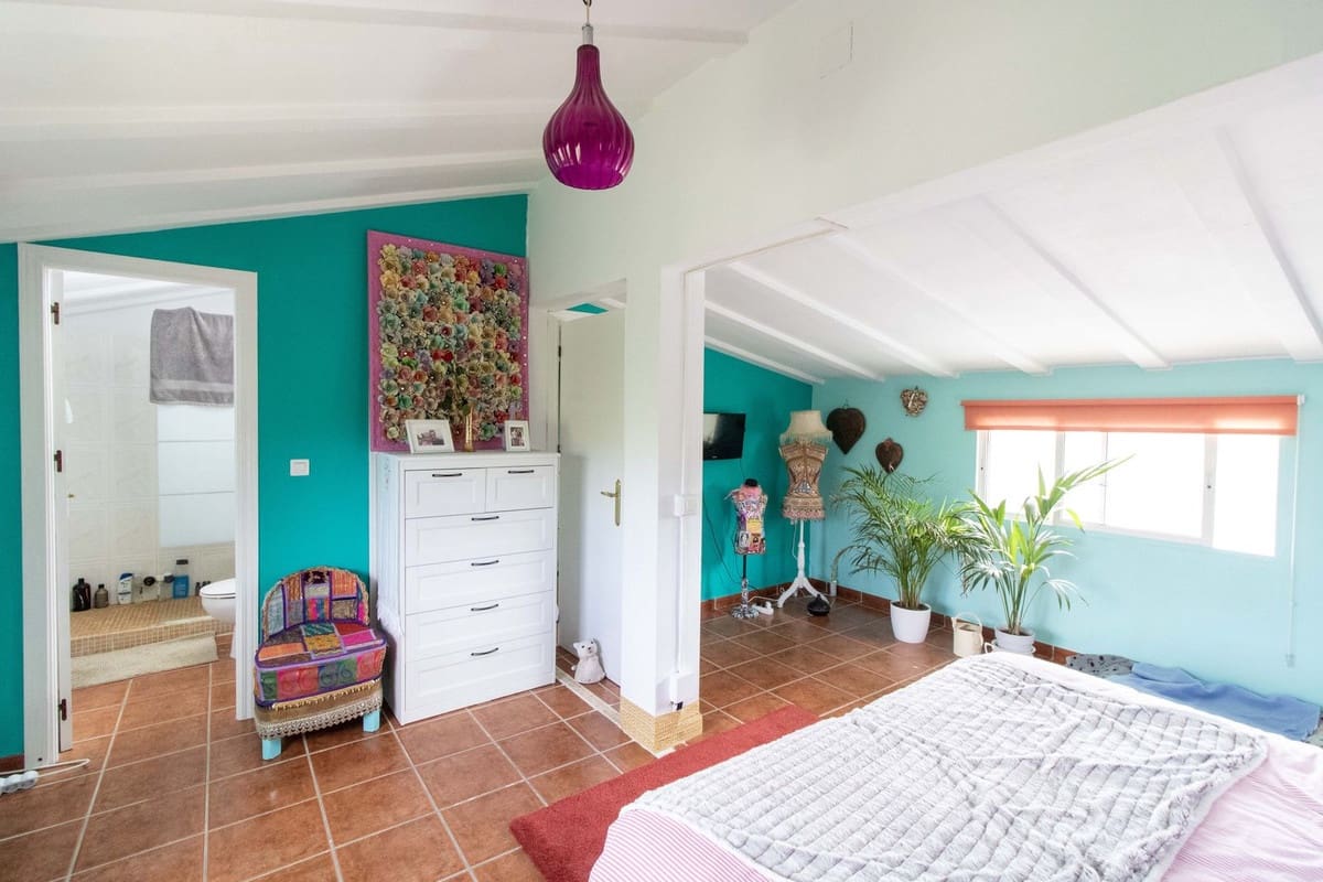 2 bedroom Finca/Country House for sale in Alora with pool garage - € 260,000 (Ref: 9753512)