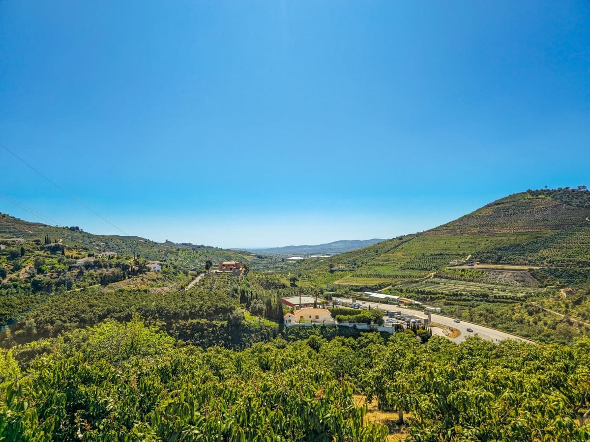 1 soverom Villa til salgs i Vinuela med garasje - € 420 000 (Ref: 9755189)