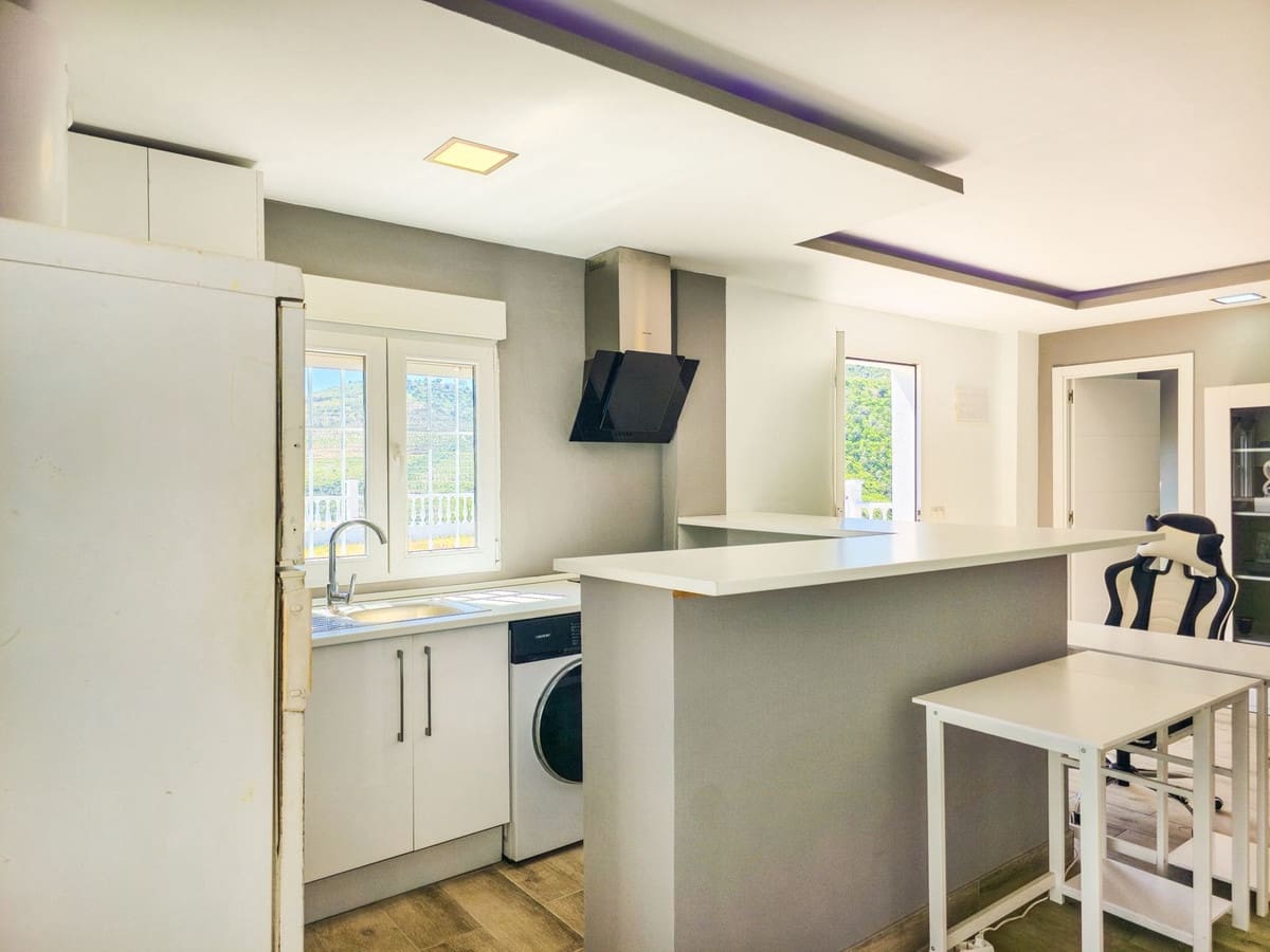 1 soverom Villa til salgs i Vinuela med garasje - € 420 000 (Ref: 9755189)