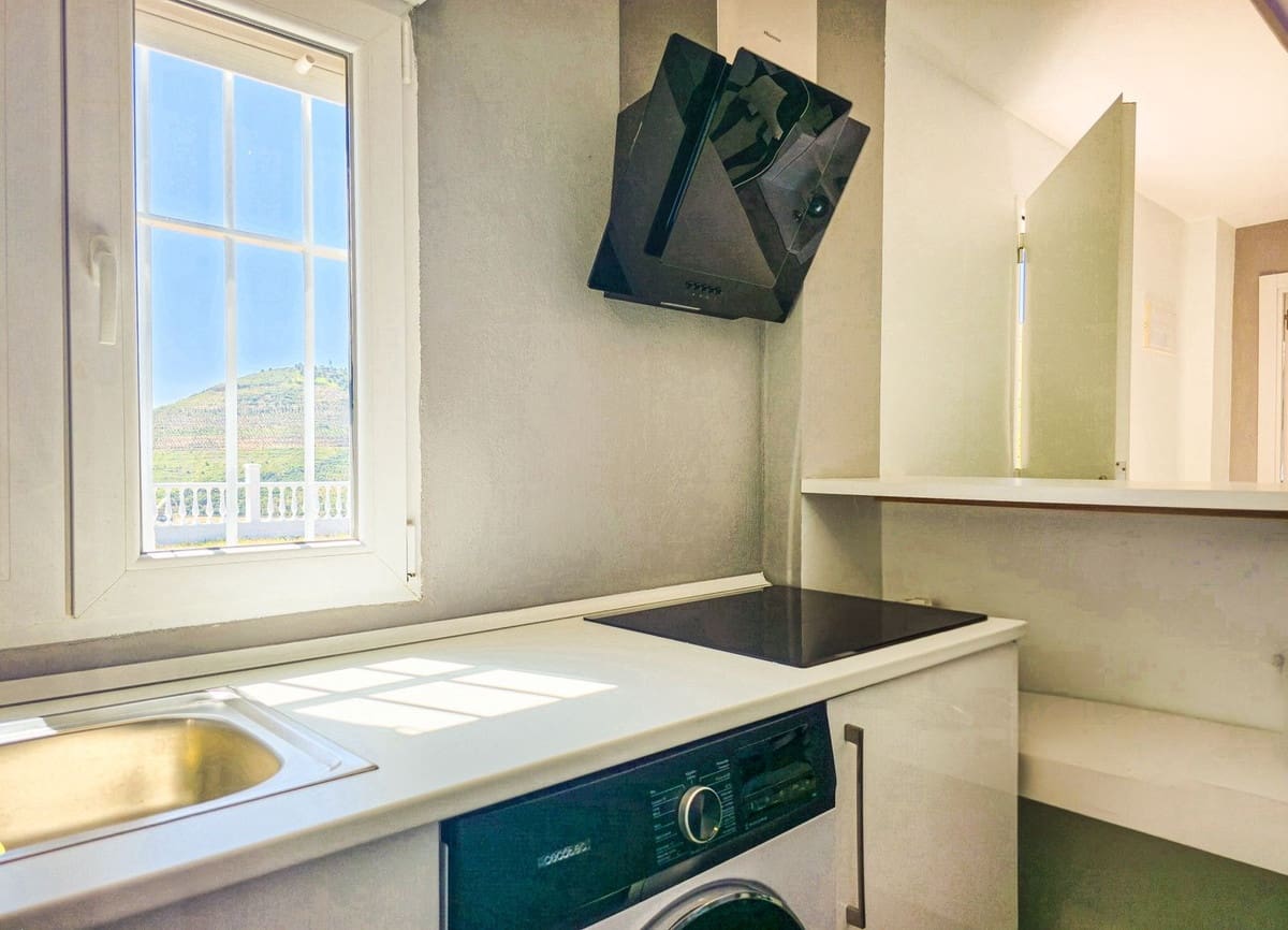 1 soverom Villa til salgs i Vinuela med garasje - € 420 000 (Ref: 9755189)