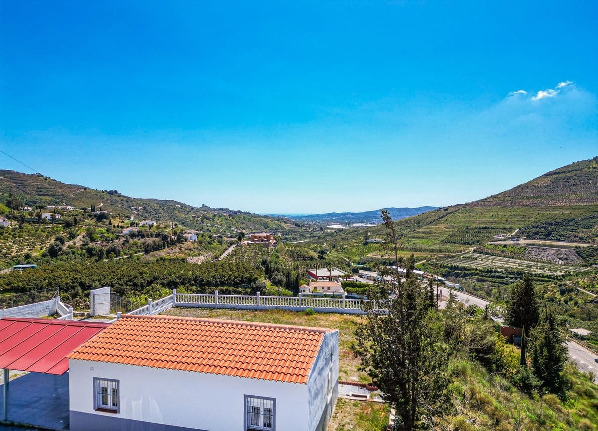 1 soverom Villa til salgs i Vinuela med garasje - € 420 000 (Ref: 9755189)