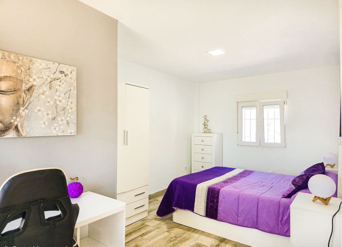 1 soverom Villa til salgs i Vinuela med garasje - € 420 000 (Ref: 9755189)