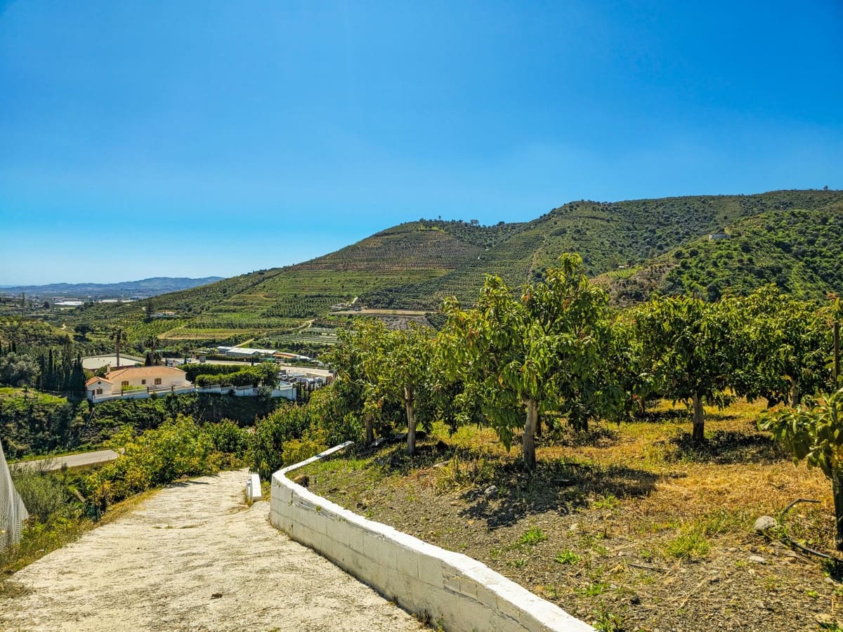 1 soverom Villa til salgs i Vinuela med garasje - € 420 000 (Ref: 9755189)