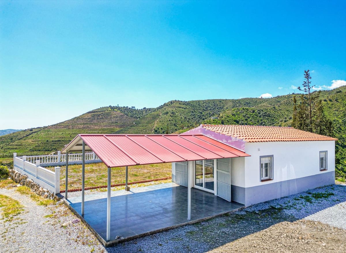 1 bedroom Villa for sale in Vinuela with garage - € 420,000 (Ref: 9755189)