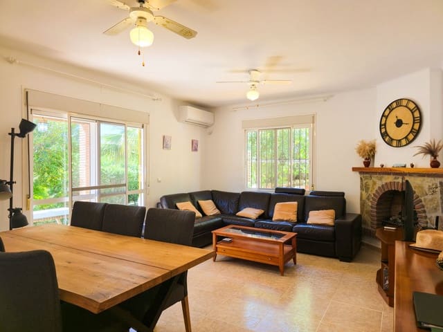 2 chambre Villa/Maison à vendre à Alcaucín avec piscine garage - 285 000 € (Ref: 9755312)