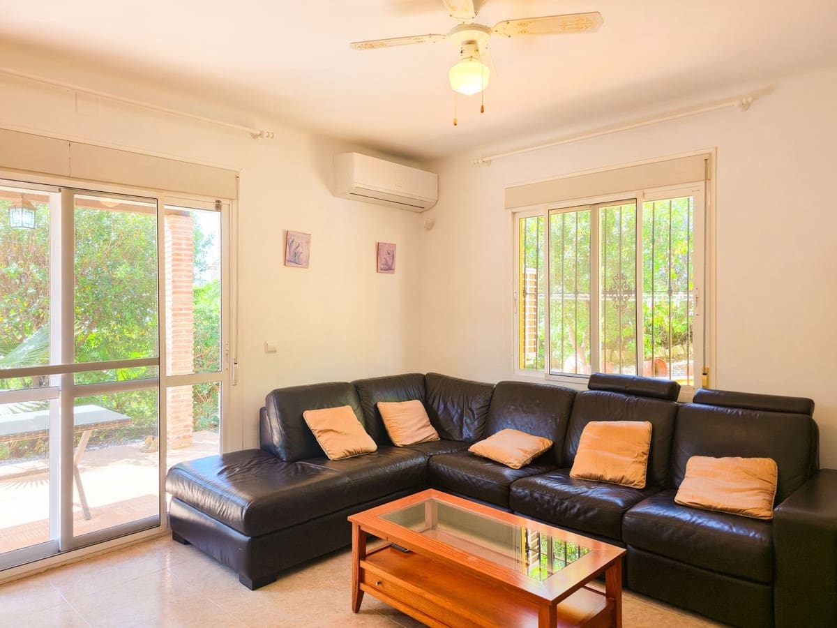 2 bedroom Villa for sale in Alcaucin with pool garage - € 285,000 (Ref: 9755312)