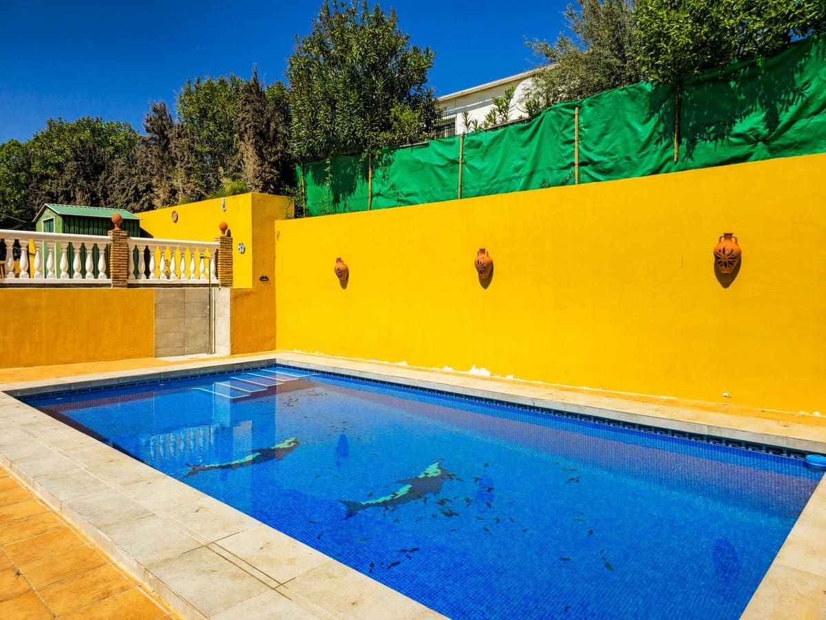 2 bedroom Villa for sale in Alcaucin with pool garage - € 285,000 (Ref: 9755312)