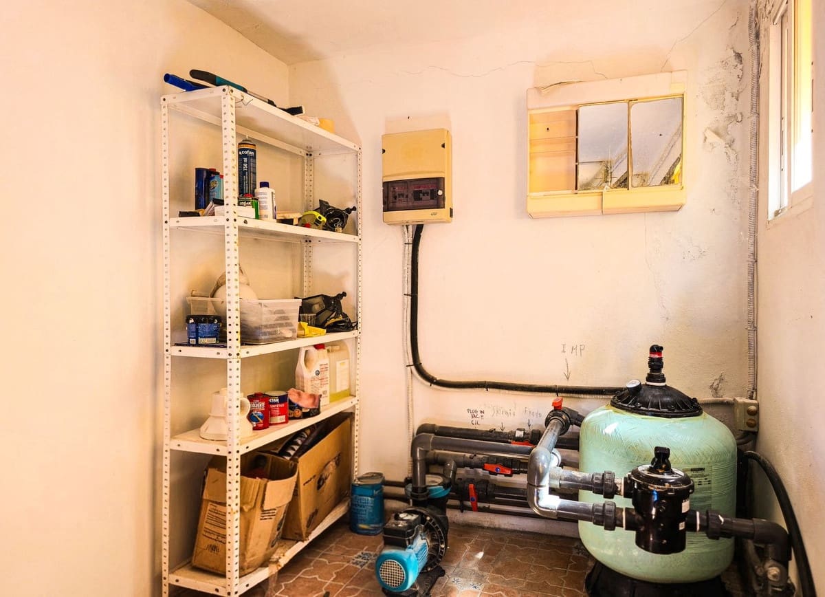 2 bedroom Villa for sale in Alcaucin with pool garage - € 285,000 (Ref: 9755312)