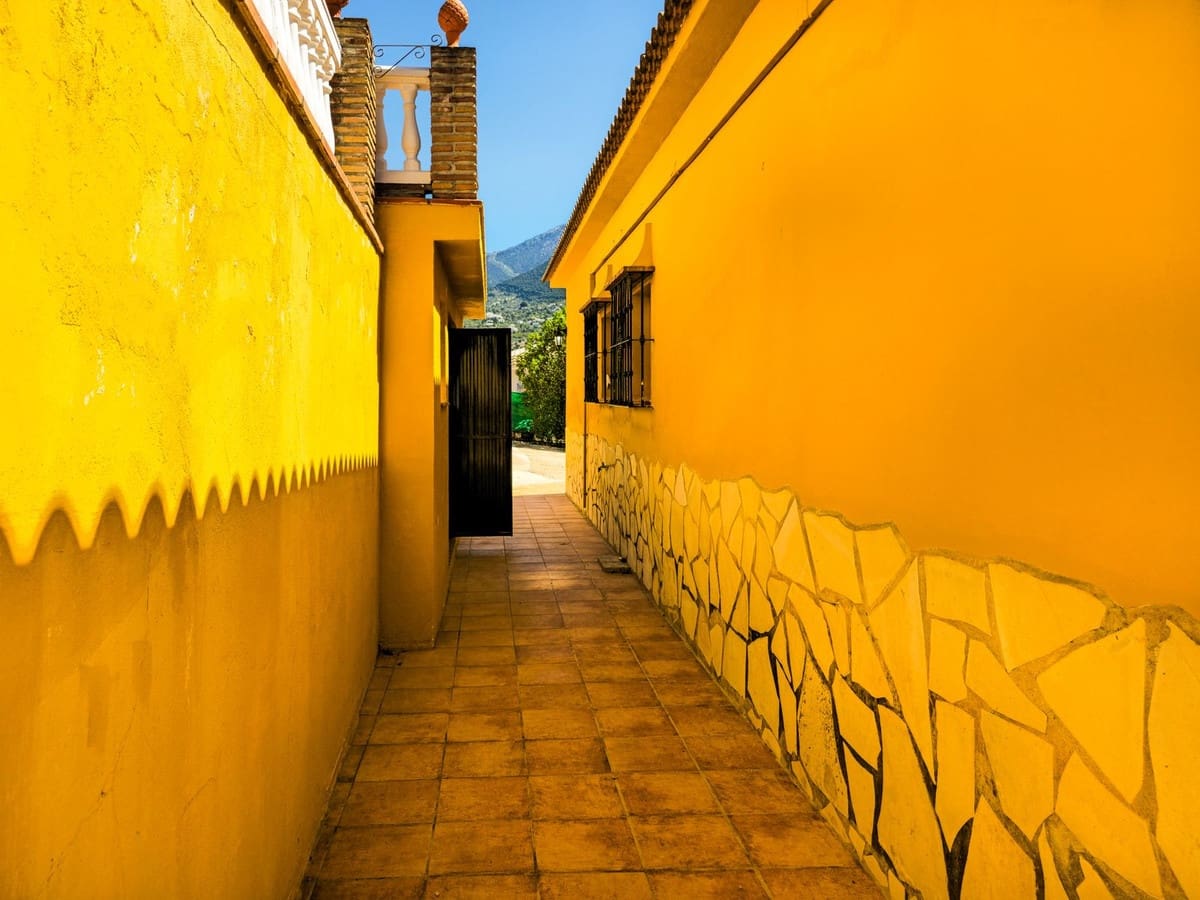 2 bedroom Villa for sale in Alcaucin with pool garage - € 285,000 (Ref: 9755312)