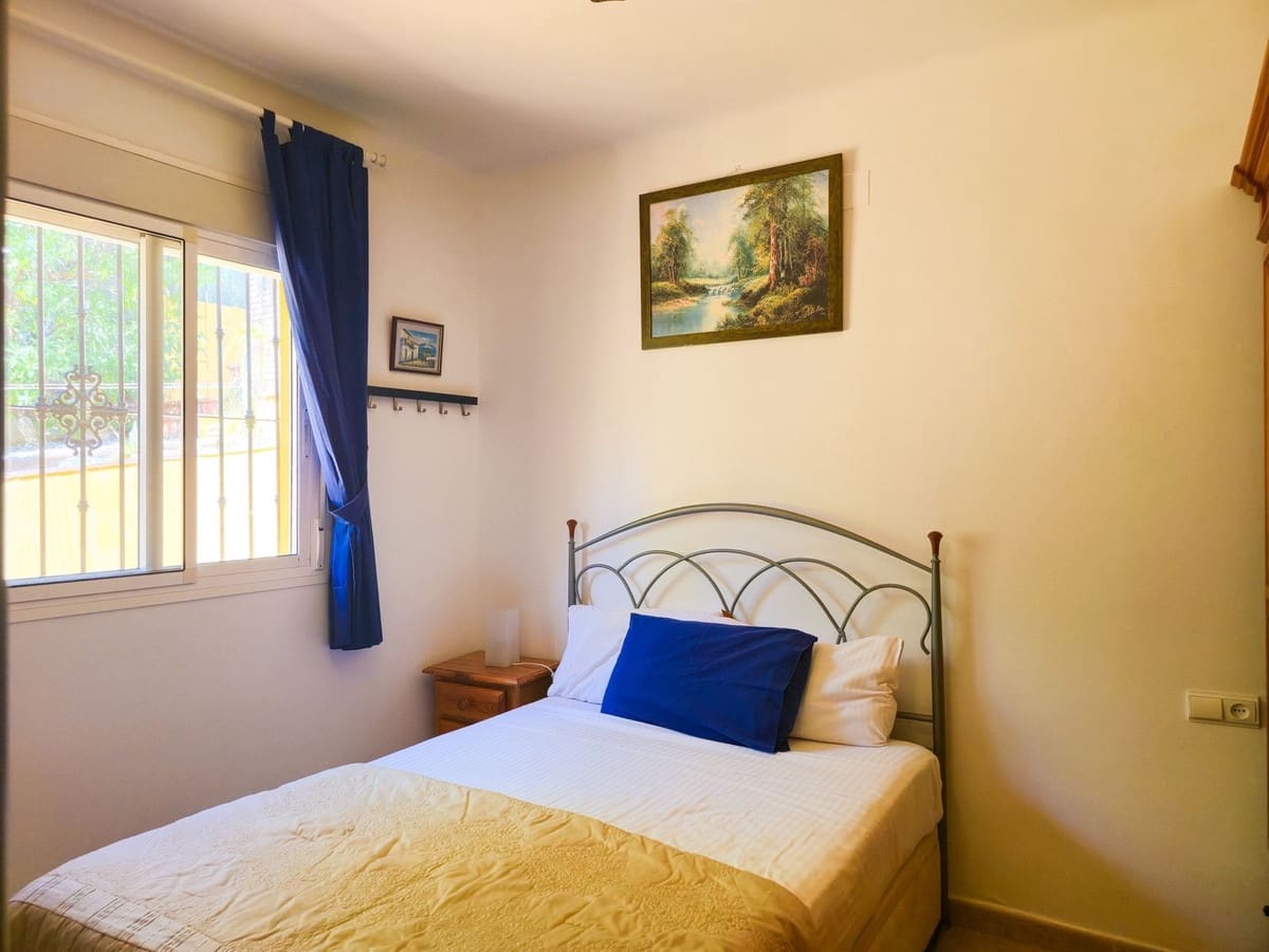 2 bedroom Villa for sale in Alcaucin with pool garage - € 285,000 (Ref: 9755312)