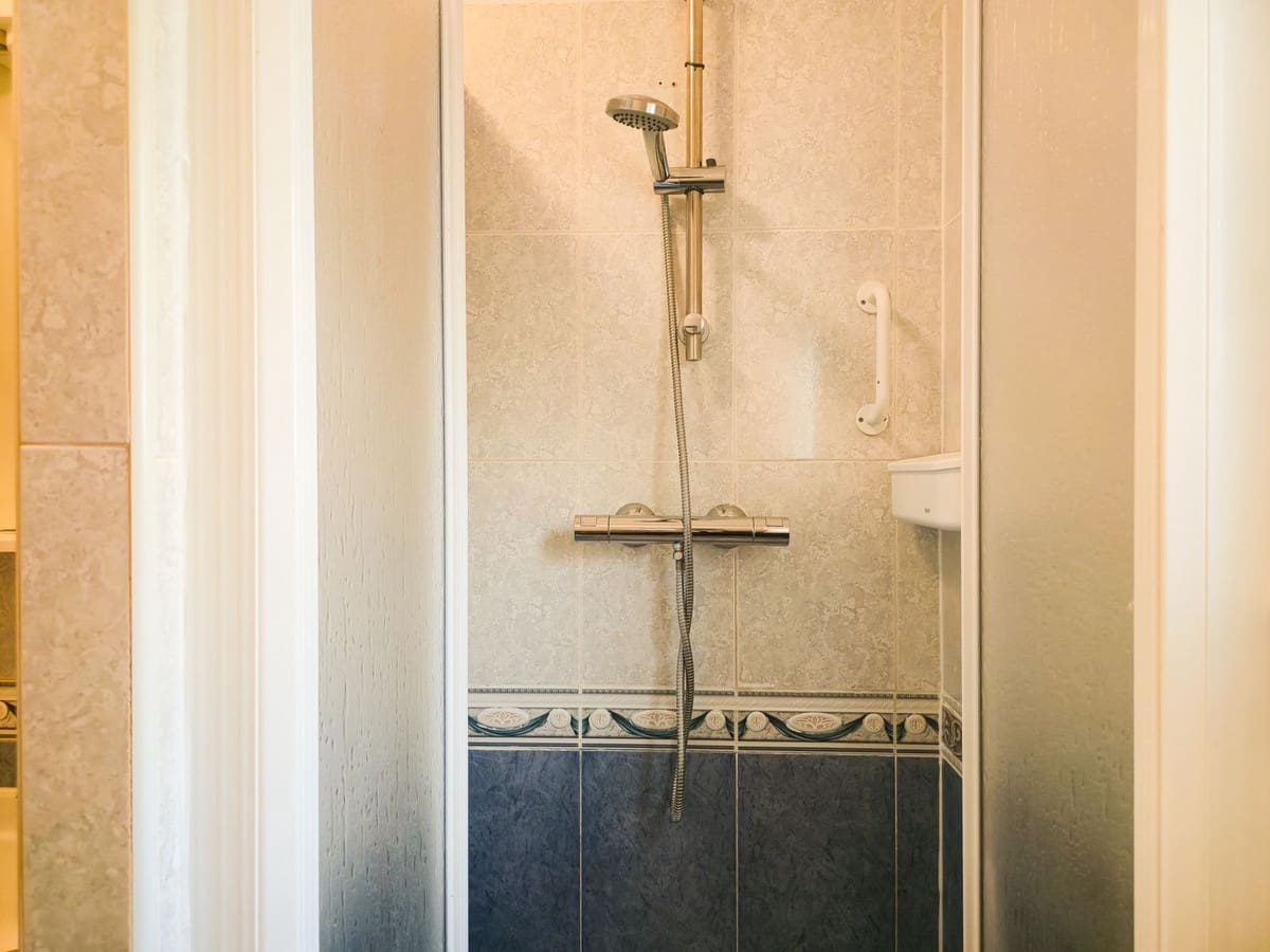 2 bedroom Villa for sale in Alcaucin with pool garage - € 285,000 (Ref: 9755312)