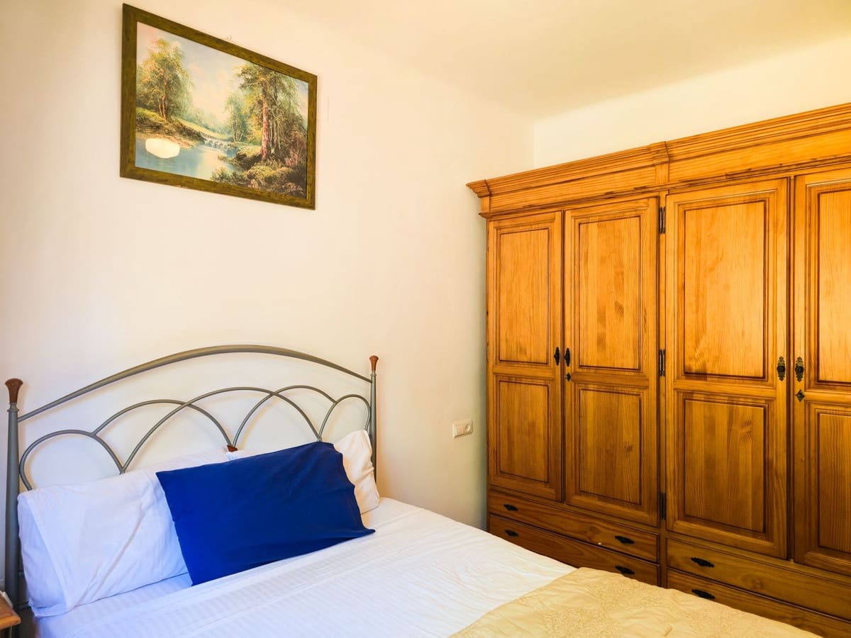 2 bedroom Villa for sale in Alcaucin with pool garage - € 285,000 (Ref: 9755312)