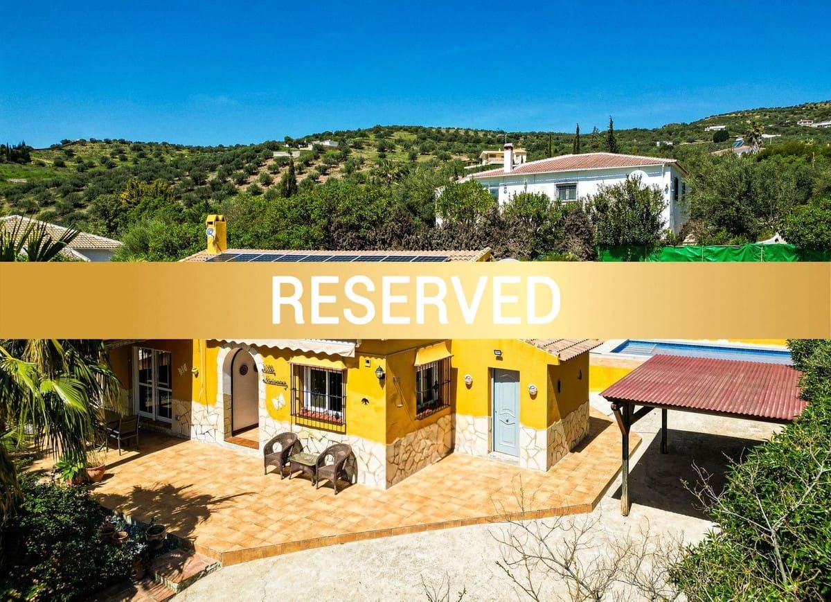 2 bedroom Villa for sale in Alcaucin with pool garage - € 285,000 (Ref: 9755312)