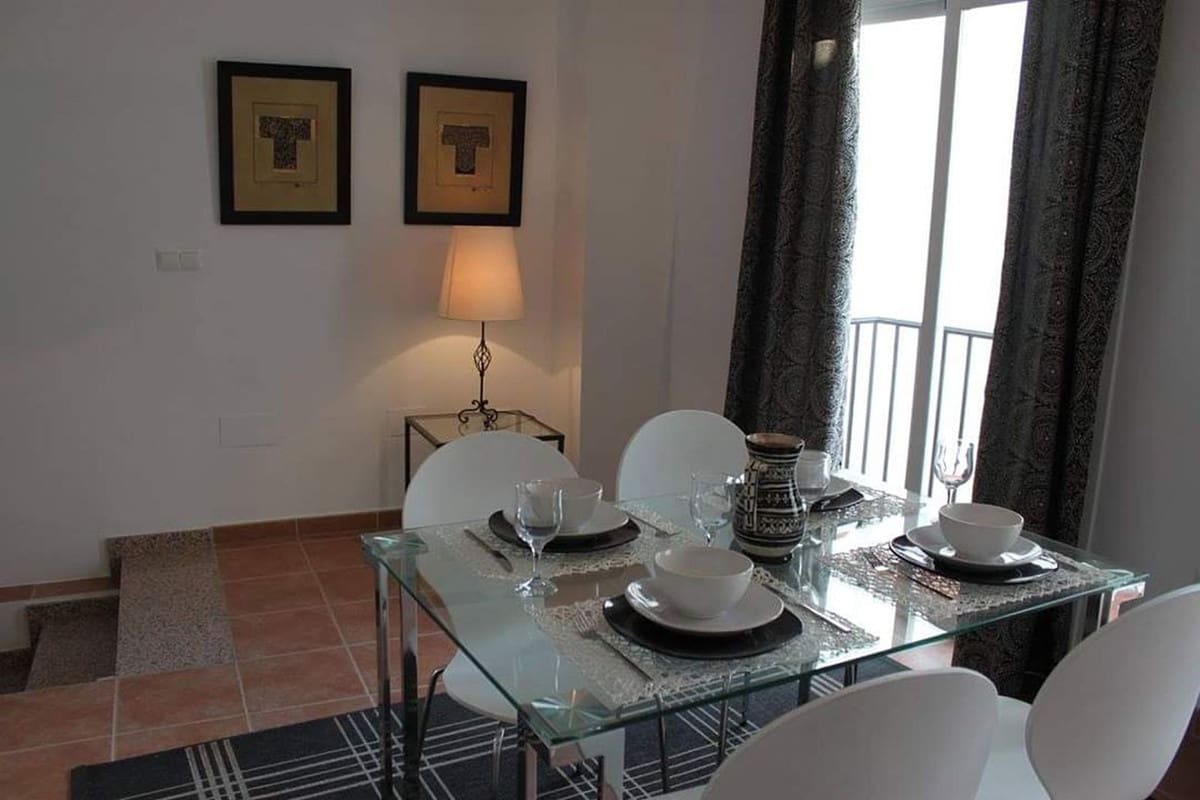 5 soveværelse Byhus til salg i Canillas de Albaida - € 550.000 (Ref: 9756300)