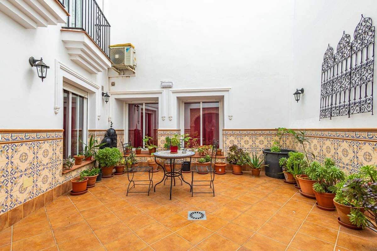 5 soveværelse Byhus til salg i Canillas de Albaida - € 550.000 (Ref: 9756300)