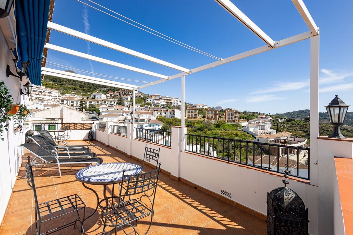 5 bedroom Townhouse for sale in Canillas de Albaida - € 550,000 (Ref: 9756300)