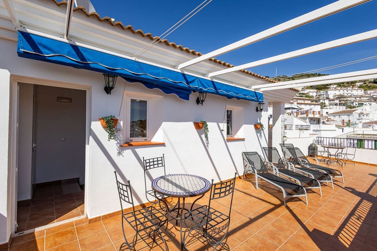 5 bedroom Townhouse for sale in Canillas de Albaida - € 550,000 (Ref: 9756300)