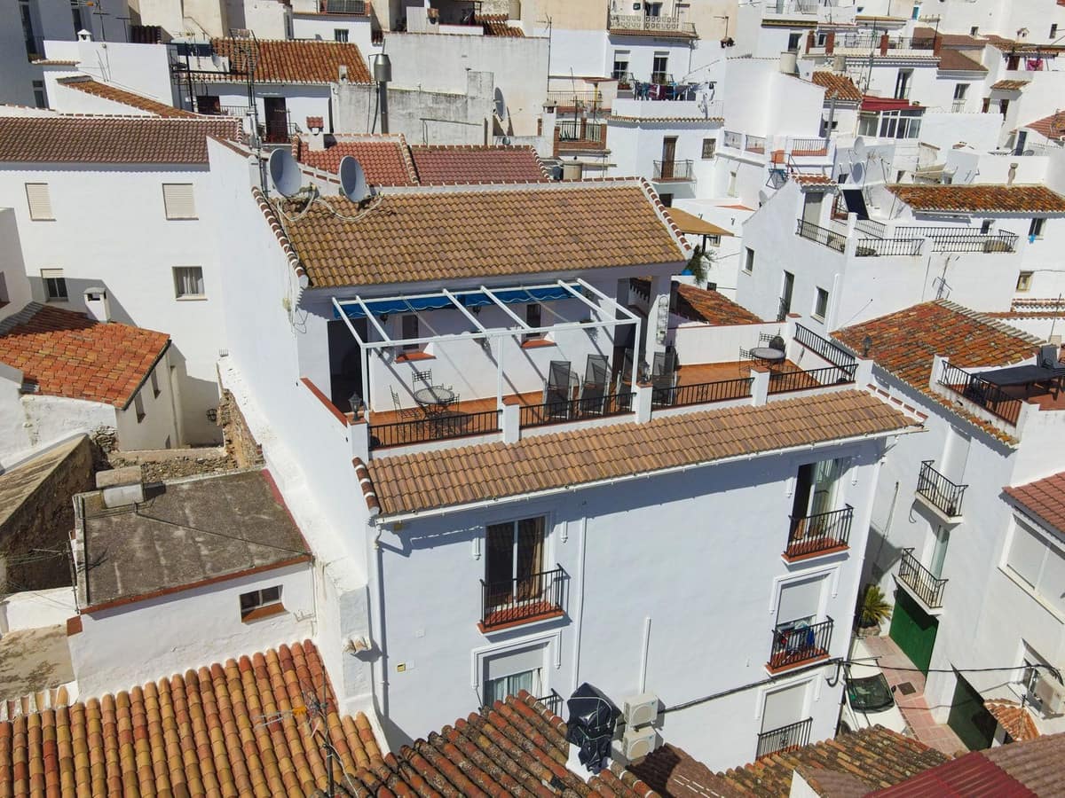 5 bedroom Townhouse for sale in Canillas de Albaida - € 550,000 (Ref: 9756300)