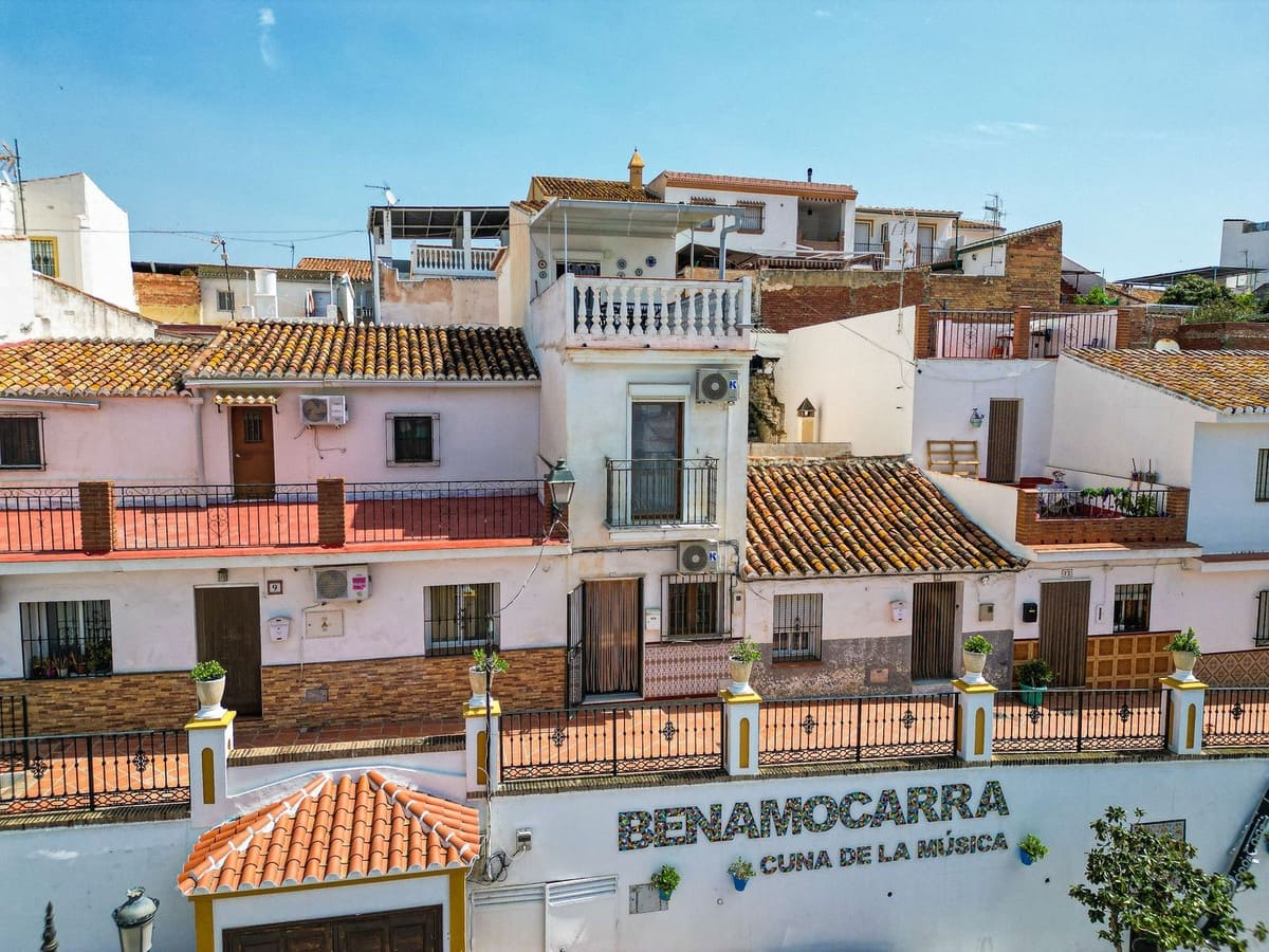 3 bedroom Townhouse for sale in Benamocarra - € 182,500 (Ref: 9772672)