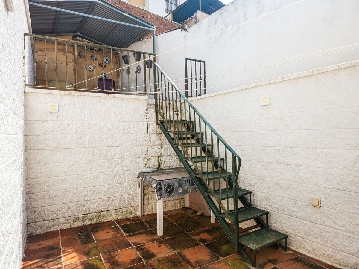 3 bedroom Townhouse for sale in Benamocarra - € 182,500 (Ref: 9772672)