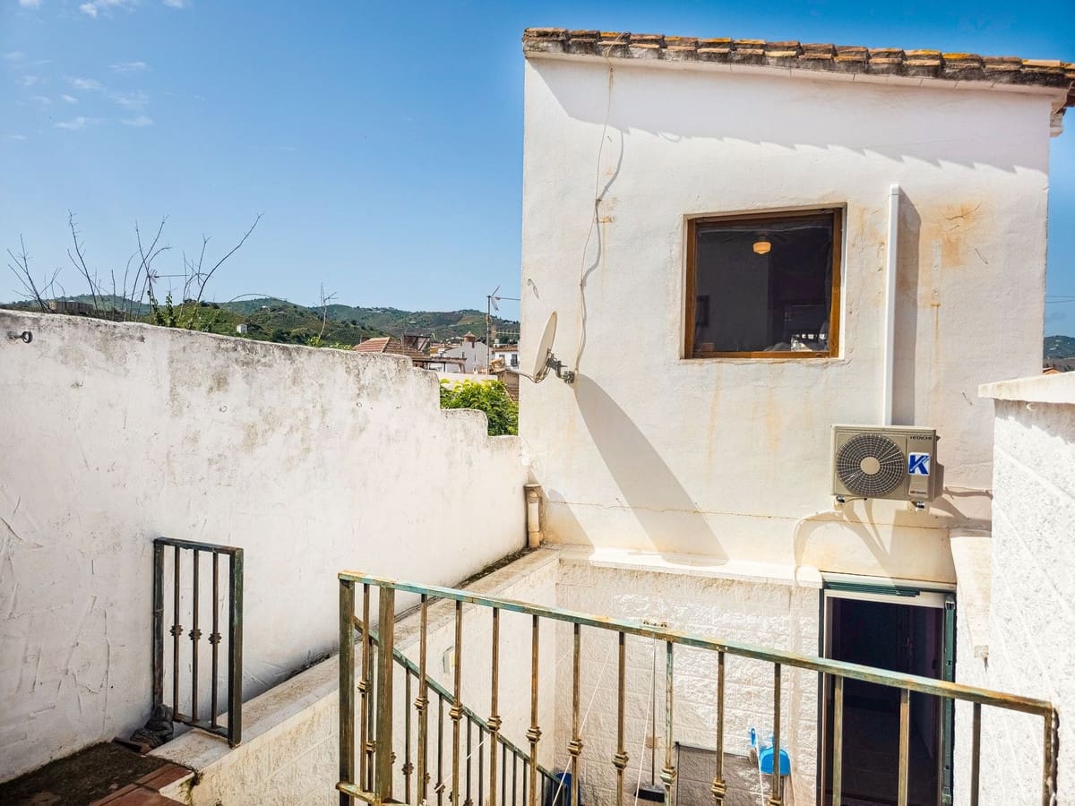 3 slaapkamer Huis te koop in Benamocarra - € 182.500 (Ref: 9772672)
