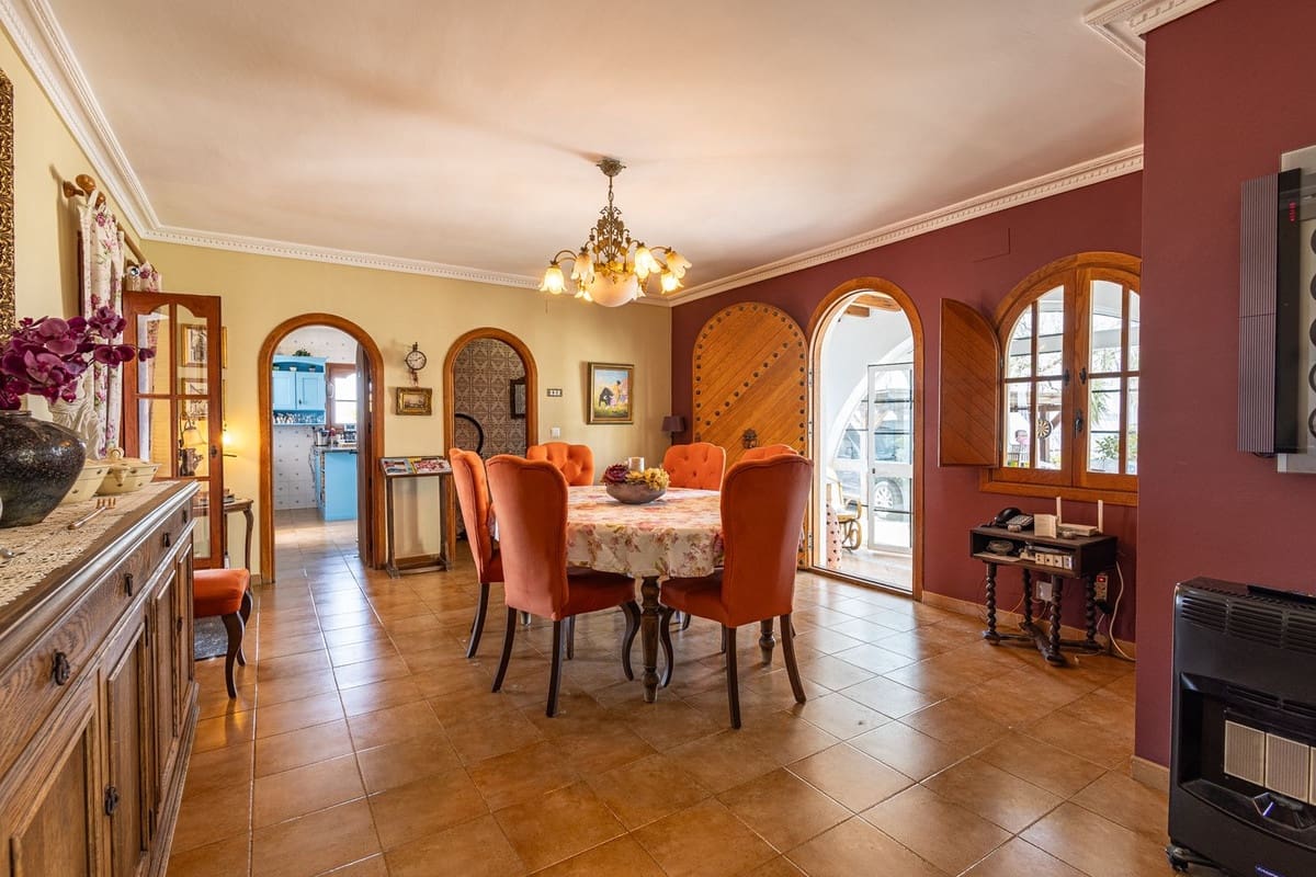 5 sovrum Villa till salu i Competa med pool garage - 790 000 € (Ref: 9777105)