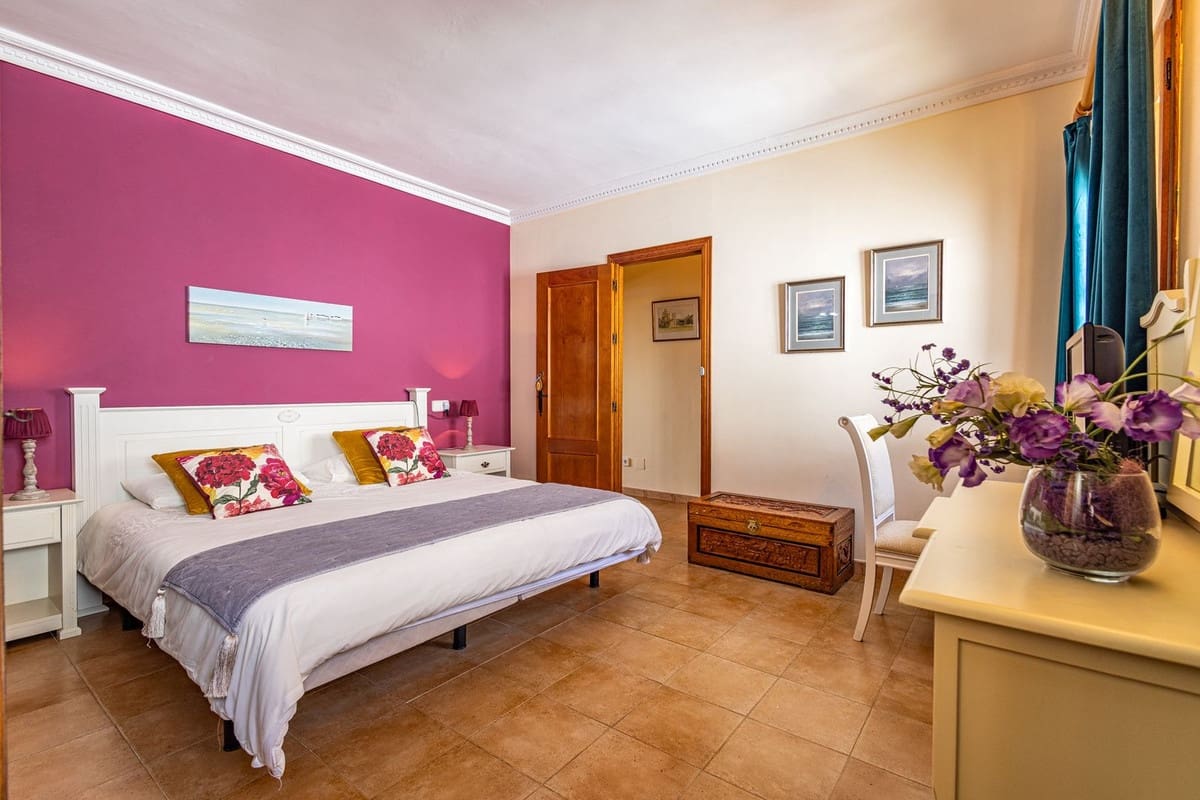 5 sovrum Villa till salu i Competa med pool garage - 790 000 € (Ref: 9777105)