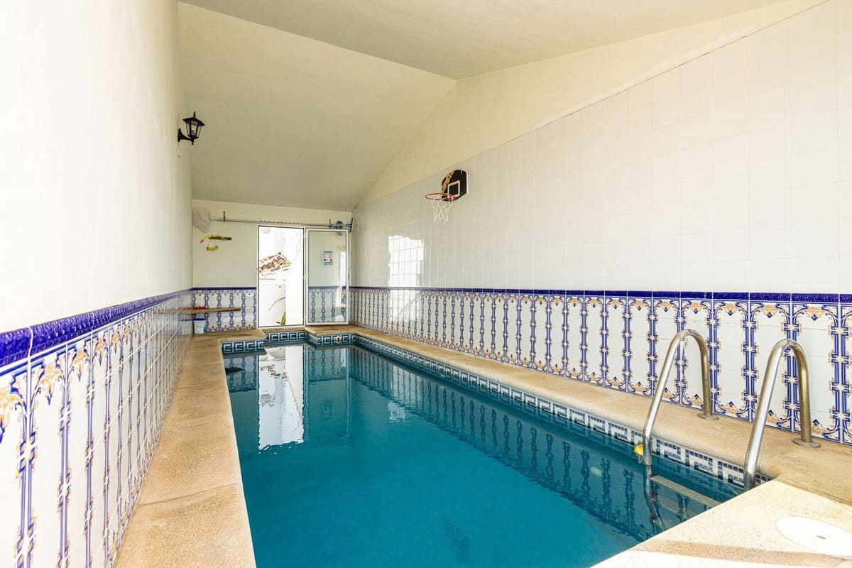 5 sovrum Villa till salu i Competa med pool garage - 790 000 € (Ref: 9777105)