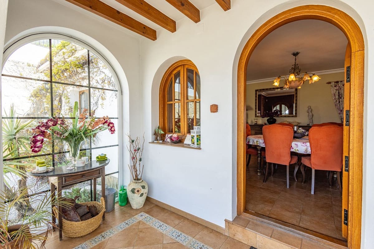 5 sovrum Villa till salu i Competa med pool garage - 790 000 € (Ref: 9777105)