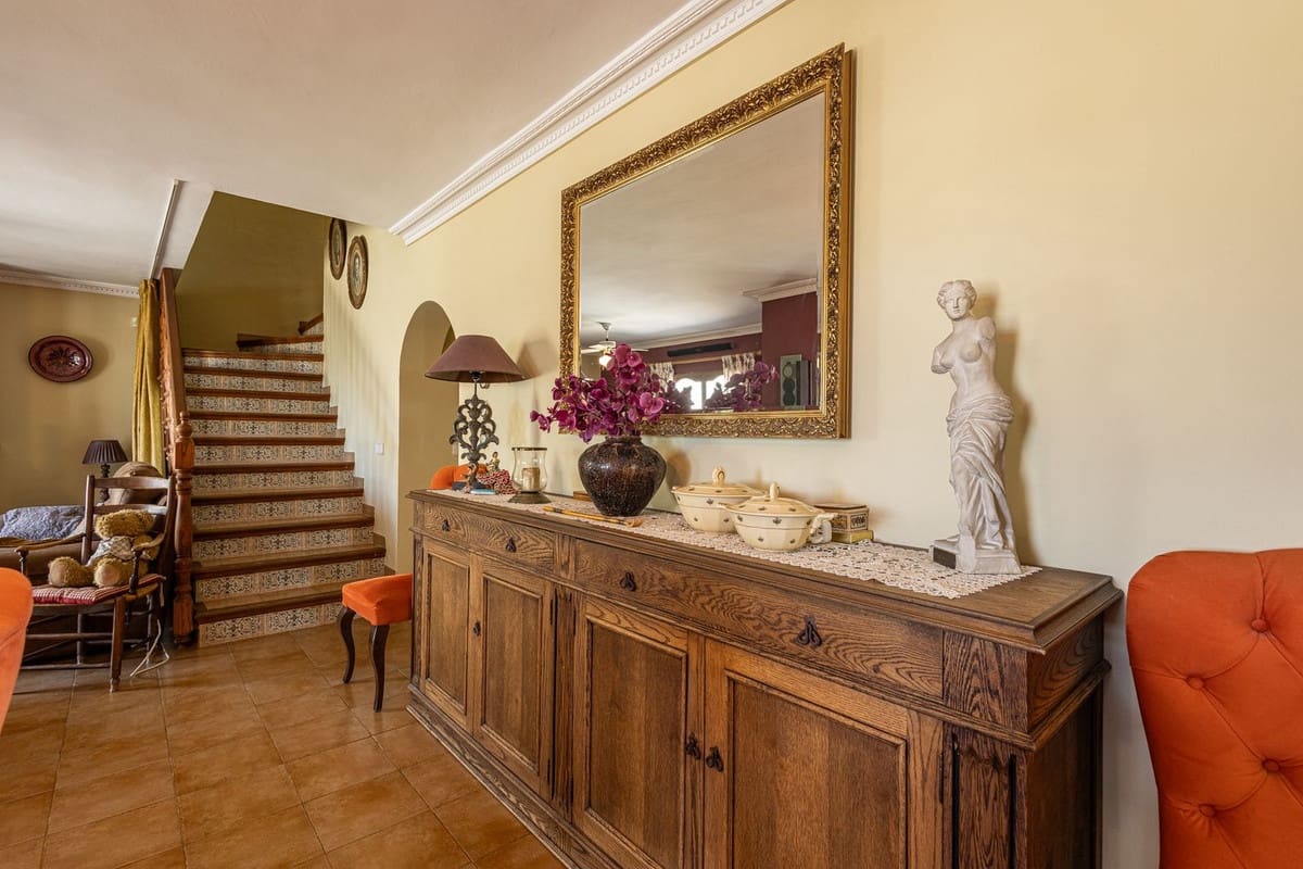 5 sovrum Villa till salu i Competa med pool garage - 790 000 € (Ref: 9777105)