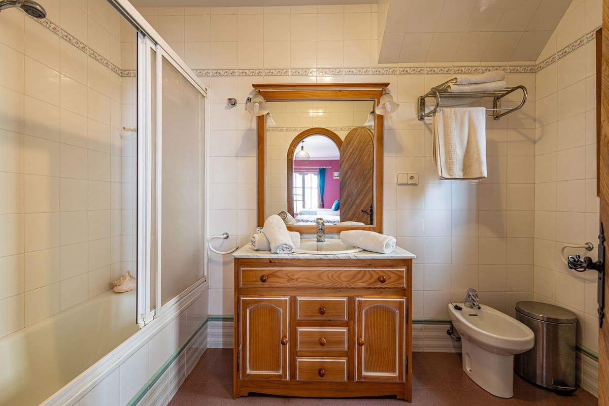 5 sovrum Villa till salu i Competa med pool garage - 790 000 € (Ref: 9777105)