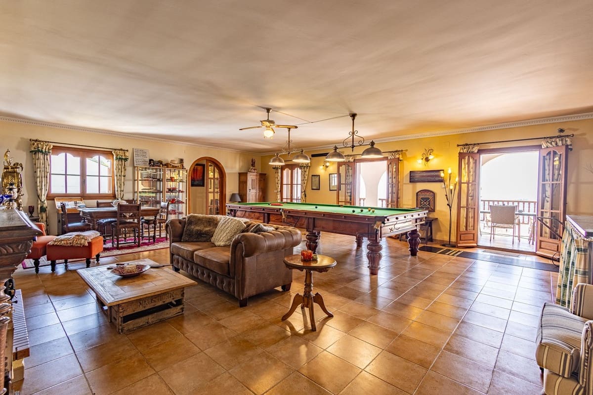 5 sovrum Villa till salu i Competa med pool garage - 790 000 € (Ref: 9777105)