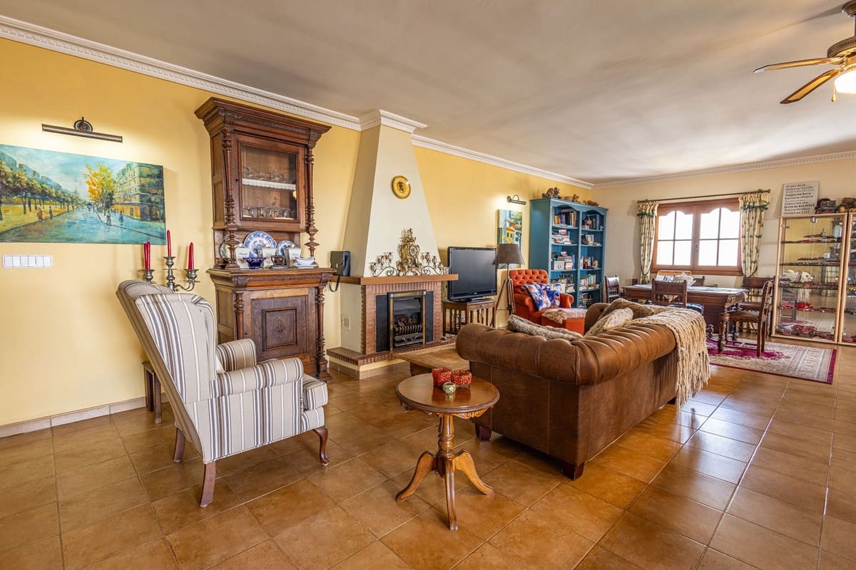 5 sovrum Villa till salu i Competa med pool garage - 790 000 € (Ref: 9777105)