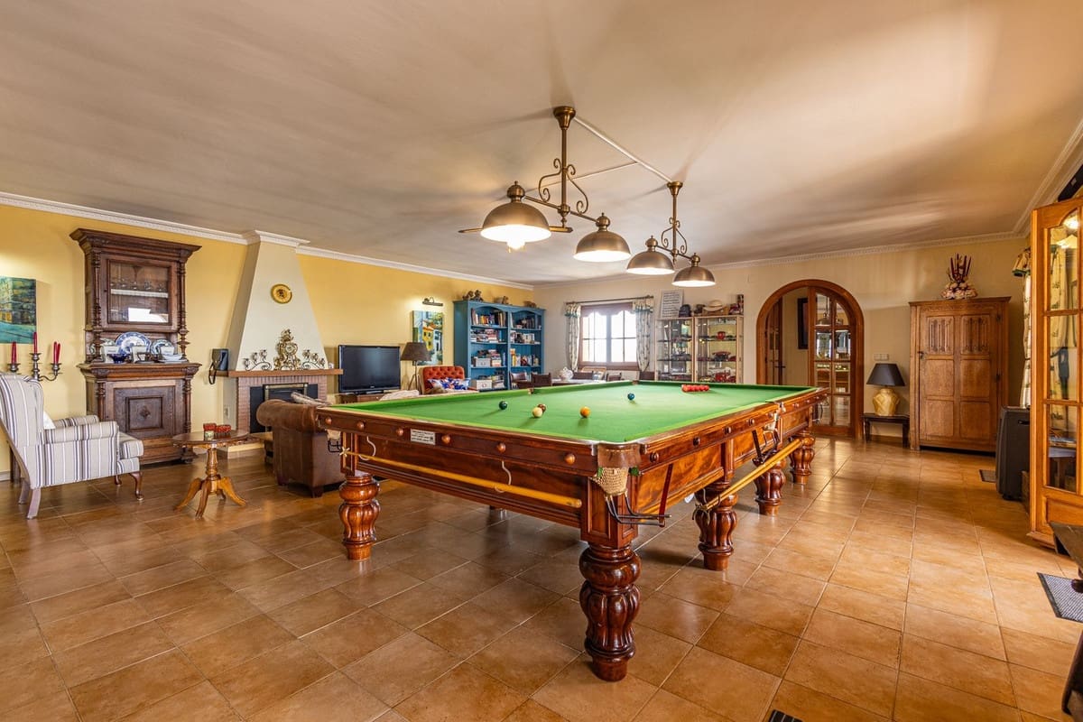 5 sovrum Villa till salu i Competa med pool garage - 790 000 € (Ref: 9777105)