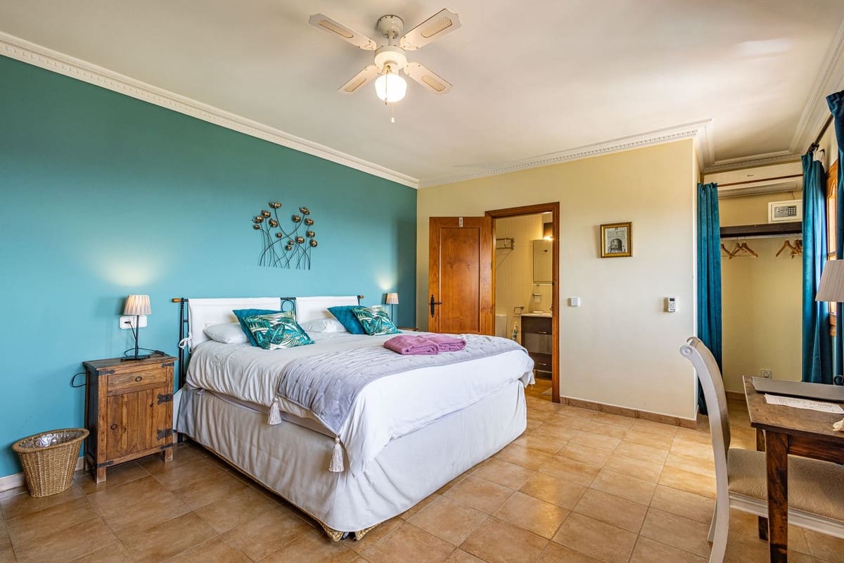 5 sovrum Villa till salu i Competa med pool garage - 790 000 € (Ref: 9777105)