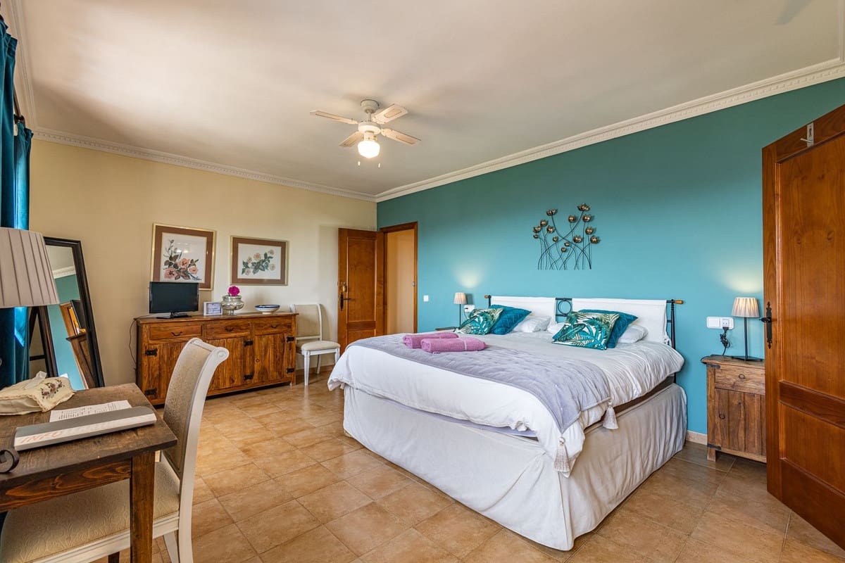 5 sovrum Villa till salu i Competa med pool garage - 790 000 € (Ref: 9777105)