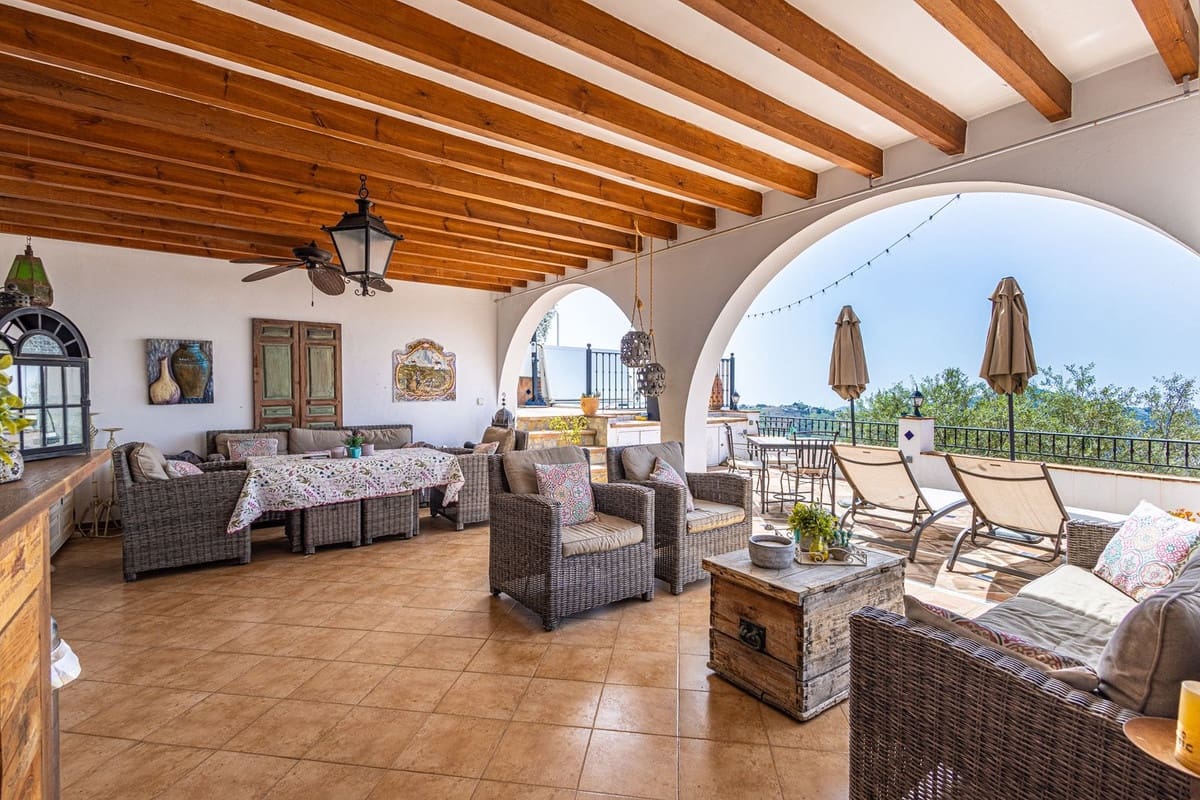 5 sovrum Villa till salu i Competa med pool garage - 790 000 € (Ref: 9777105)