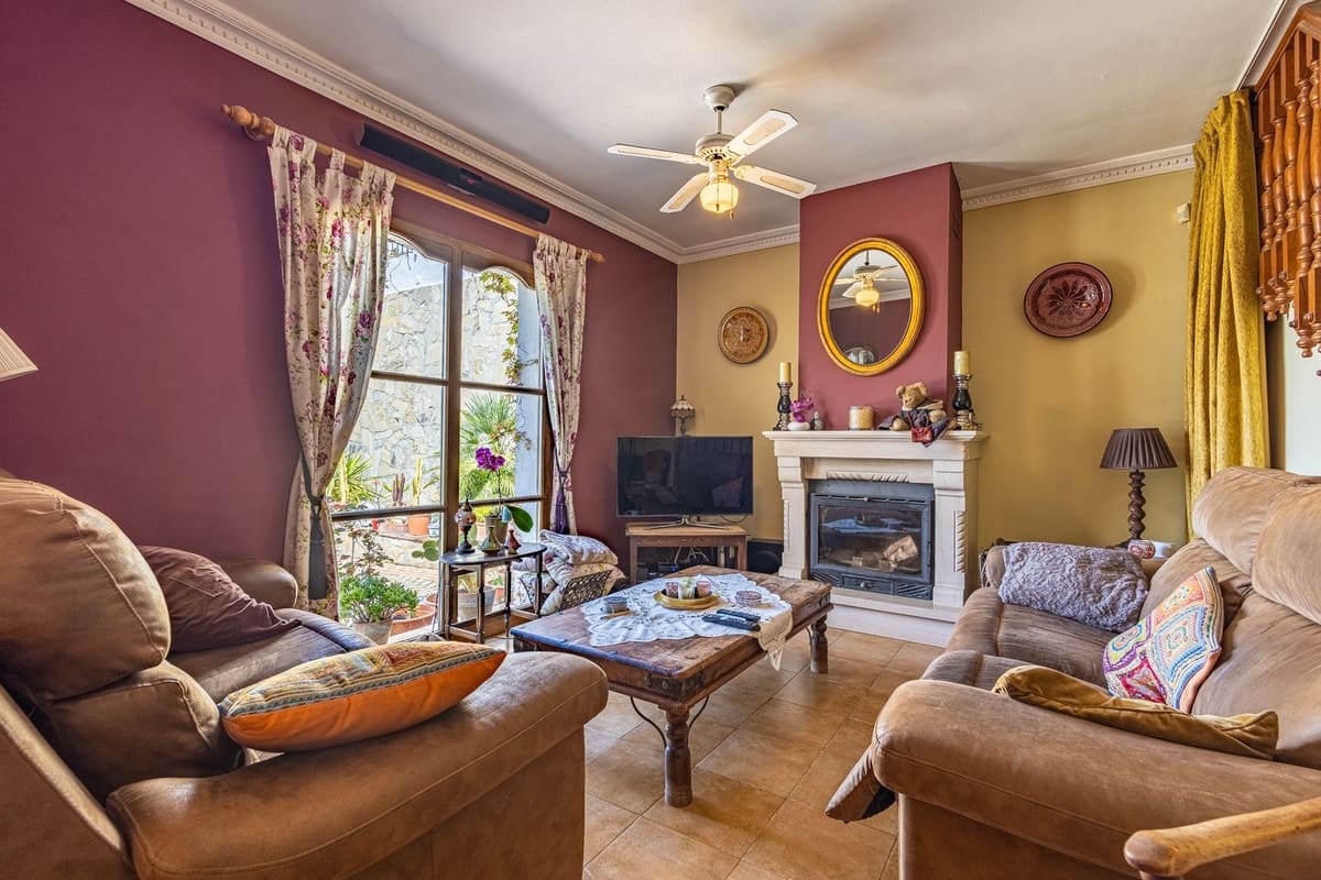 5 sovrum Villa till salu i Competa med pool garage - 790 000 € (Ref: 9777105)