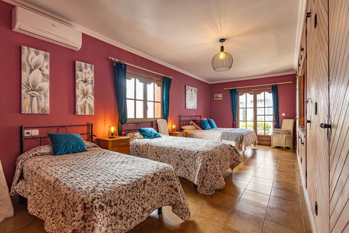 5 sovrum Villa till salu i Competa med pool garage - 790 000 € (Ref: 9777105)