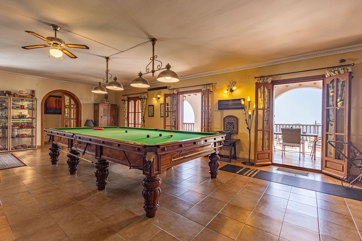 5 sovrum Villa till salu i Competa med pool garage - 790 000 € (Ref: 9777105)