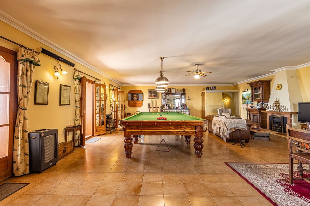 5 sovrum Villa till salu i Competa med pool garage - 790 000 € (Ref: 9777105)