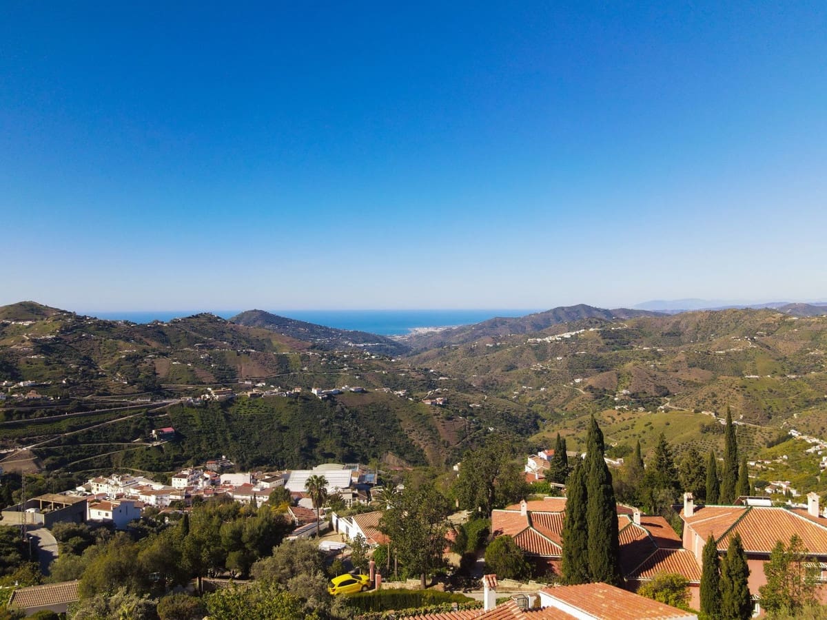 5 sovrum Villa till salu i Competa med pool garage - 790 000 € (Ref: 9777105)