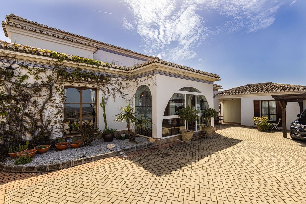 5 sovrum Villa till salu i Competa med pool garage - 790 000 € (Ref: 9777105)