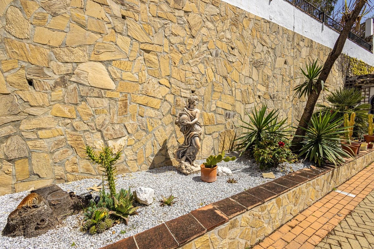 5 sovrum Villa till salu i Competa med pool garage - 790 000 € (Ref: 9777105)