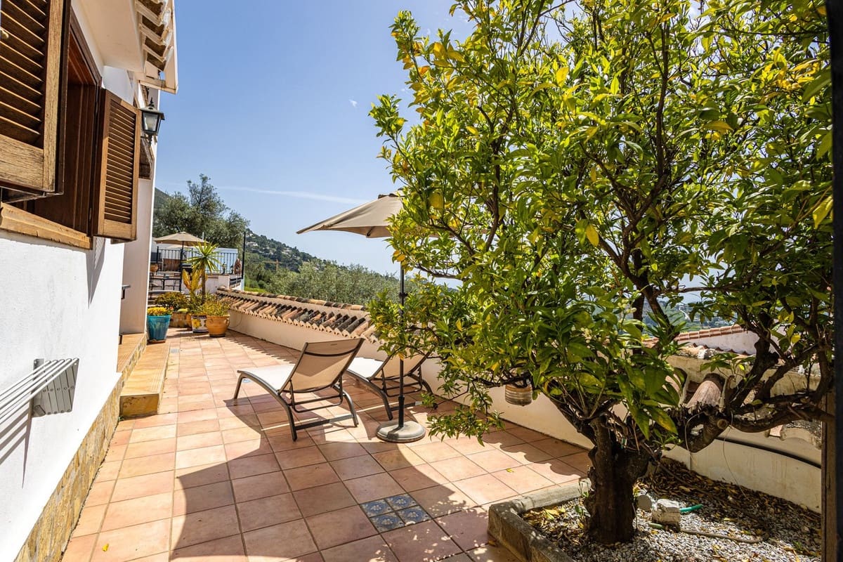 5 sovrum Villa till salu i Competa med pool garage - 790 000 € (Ref: 9777105)