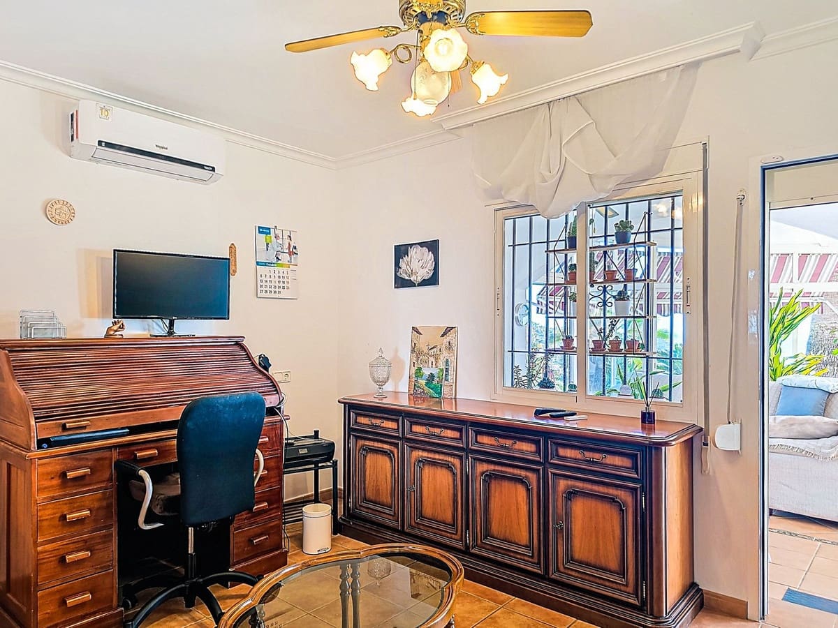 3 soverom Villa til salgs i Arenas med svømmebasseng garasje - € 535 000 (Ref: 9782530)