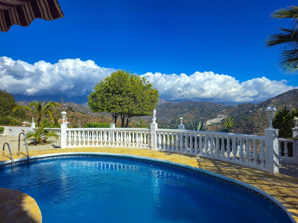 3 soverom Villa til salgs i Arenas med svømmebasseng garasje - € 535 000 (Ref: 9782530)