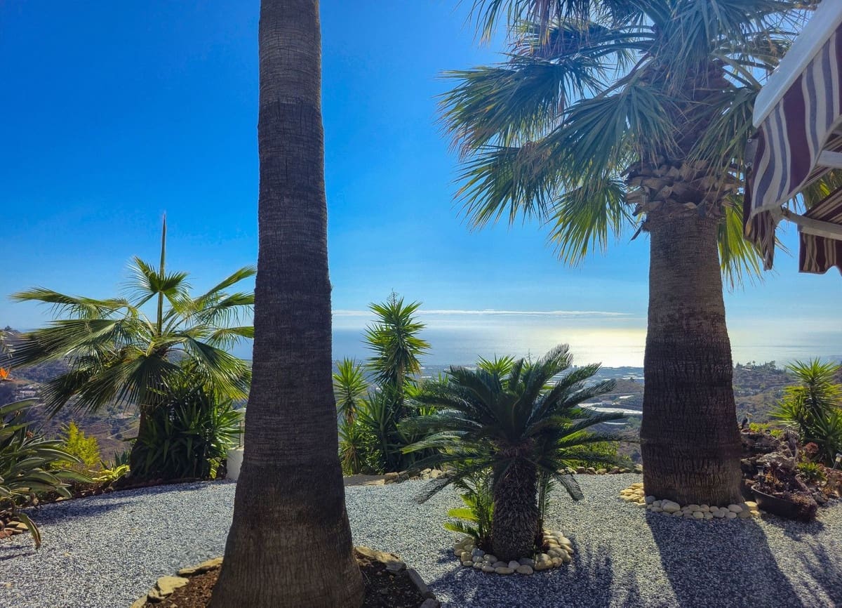 3 soverom Villa til salgs i Arenas med svømmebasseng garasje - € 535 000 (Ref: 9782530)