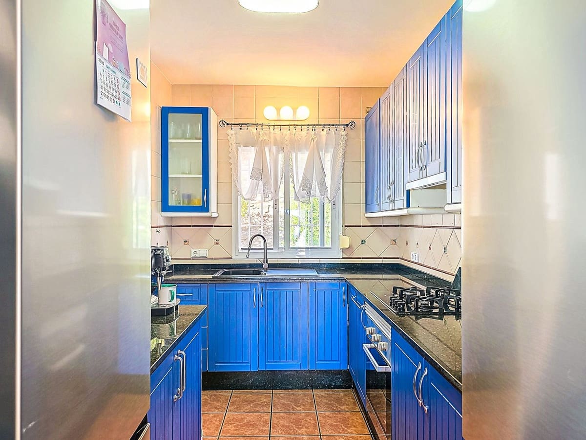 3 soverom Villa til salgs i Arenas med svømmebasseng garasje - € 535 000 (Ref: 9782530)