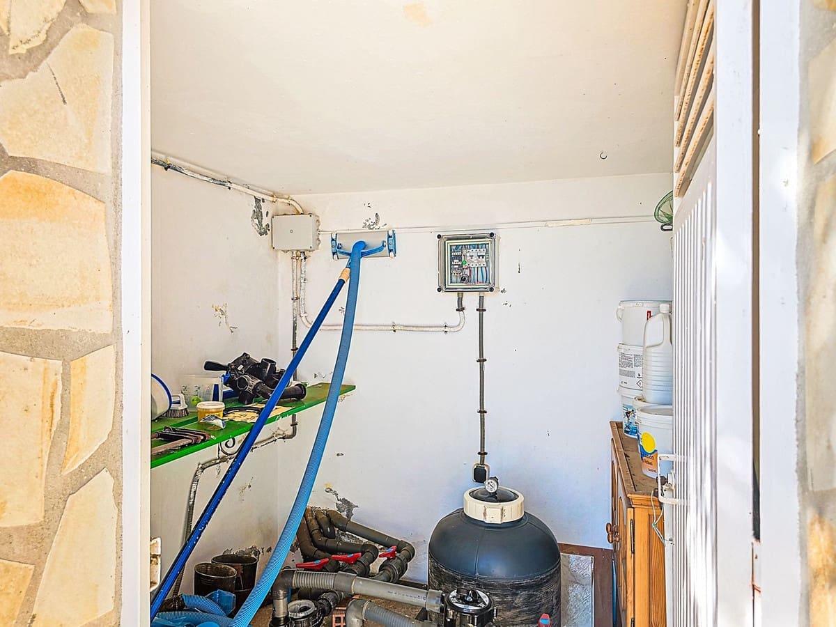 3 soverom Villa til salgs i Arenas med svømmebasseng garasje - € 535 000 (Ref: 9782530)